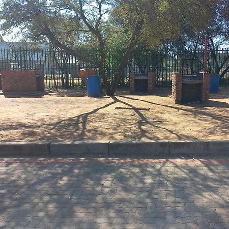 Best Overnight With Free Wifi. Modern & Private Bloemfontein Exteriör bild