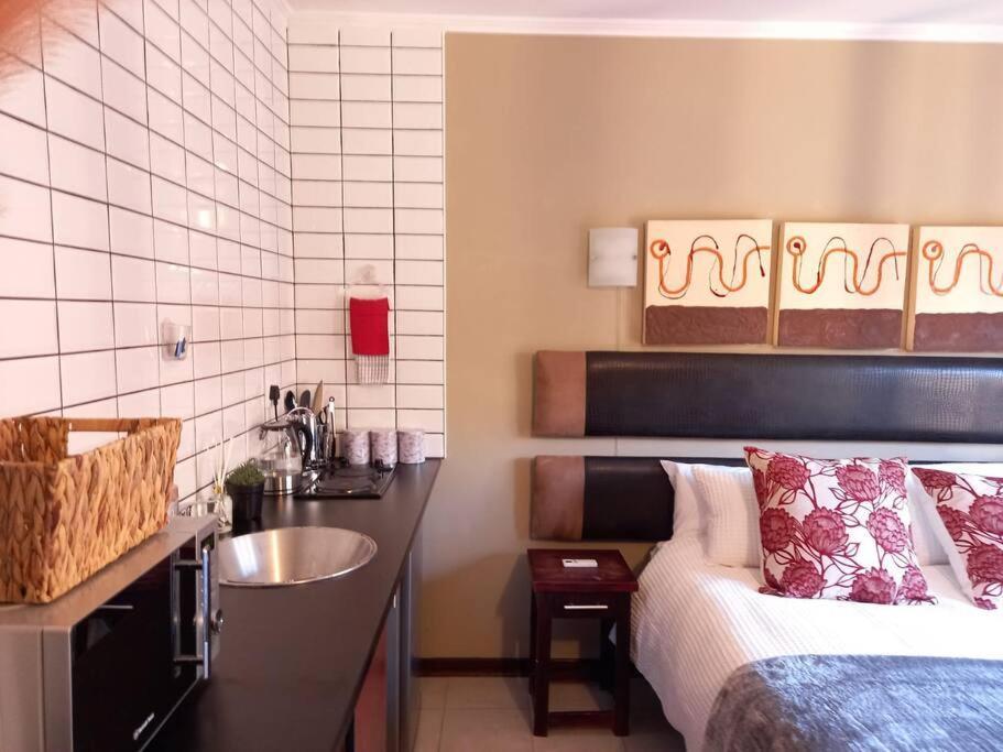 Best Overnight With Free Wifi. Modern & Private Bloemfontein Exteriör bild